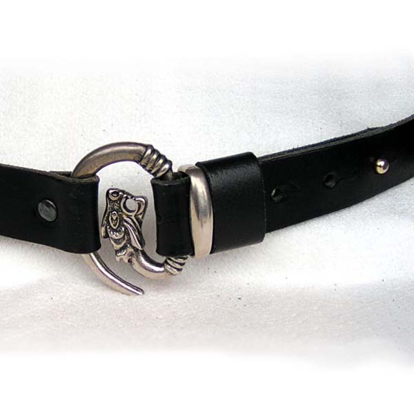 Belt with Wolf Fastening detail