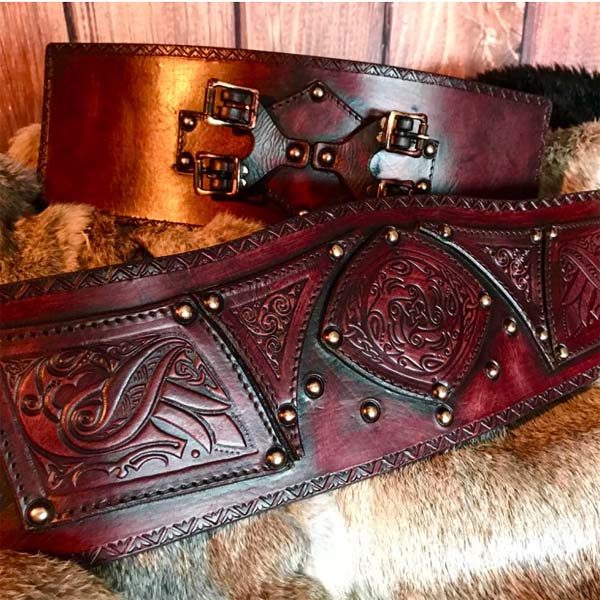 Clan Chief Belt Ox Blood detail